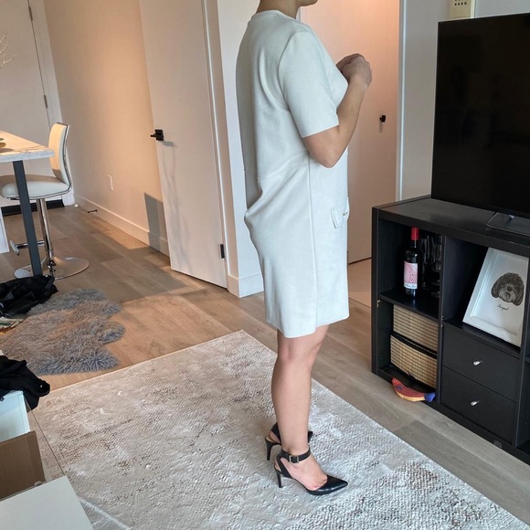 Zara straight cut dress with decorative pockets size small - Picture 3 of 3